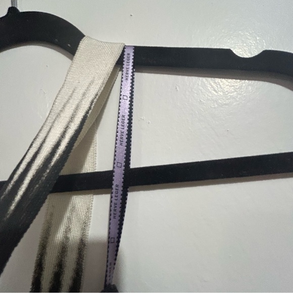 Herve Leger Black and White Mini Dress - Picture 7 of 7